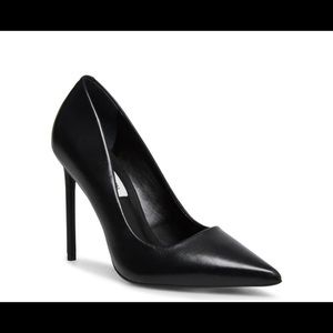 Black Steve Madden Pumps